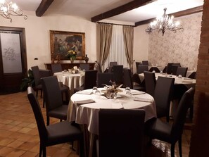 Lunch and dinner served - Casale degli Ulivi (Ciro Marina)