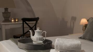 1 bedroom, desk, free WiFi, bed sheets