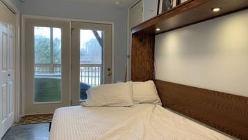 3 habitaciones, escritorio, tabla de planchar con plancha y wifi gratis