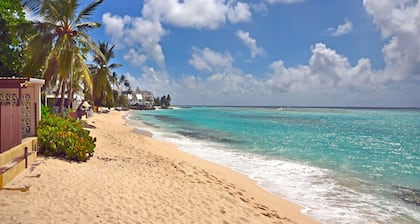 Classic Beachfront Home - Arkadien