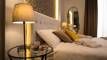 Luxury Room (king) | 1 bedroom, minibar, in-room safe, desk
