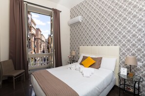 1 bedroom, minibar, in-room safe, desk - B&B Depretis19 (Naples)