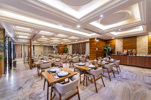 Restaurant - Crowne Rose AlSahafa Hotel (Riyadh)