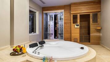 Indoor spa tub