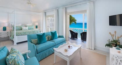 Steps from the Sea with Cook & Plunge Pool - Chanel No. 5