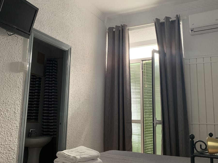 Free WiFi, bed sheets