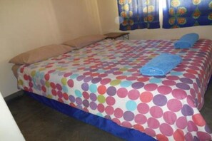 1 bedroom - Giraffe Room suitable for two people (Victoria Falls)