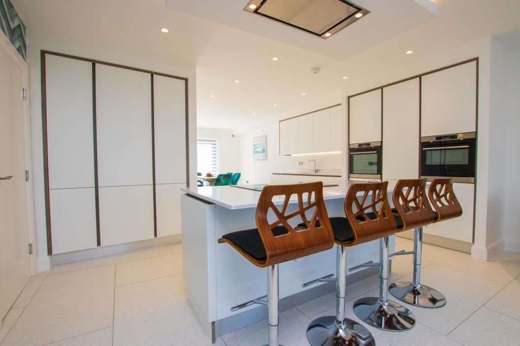 Classic Suite, 3 Bedrooms | In-room dining