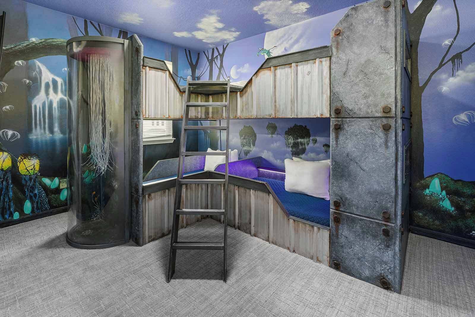 8 soverom, skrivebord, strykejern/-brett og reiseseng for barn