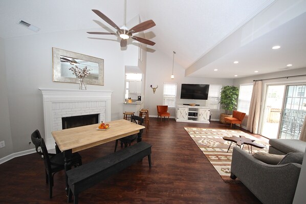 TV connectée, cheminée