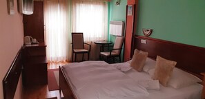 Habitación doble | Sistema de insonorización, wifi gratis, ropa de cama