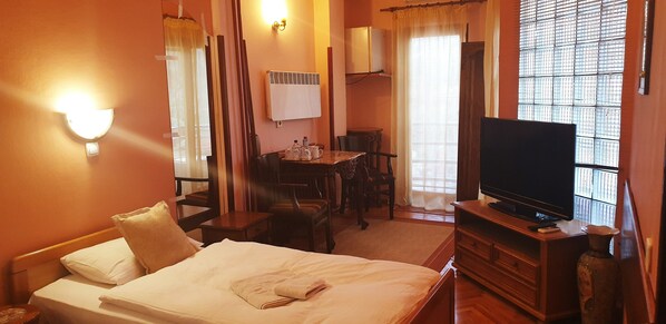 Exclusive Triple Room, Balcony
