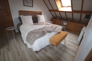 2 Schlafzimmer, schallisolierte Zimmer, Bügeleisen/Bügelbrett, WLAN
