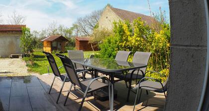 Gite of step in burgundy ideally placed between north / south