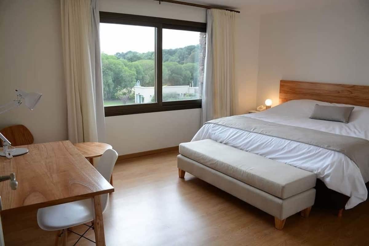 1 kamar tidur, seprai premium, selimut bulu angsa, dan minibar