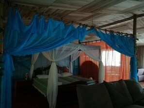 Fer et planche à repasser, accès au Wi-Fi (inclus), literie fournie