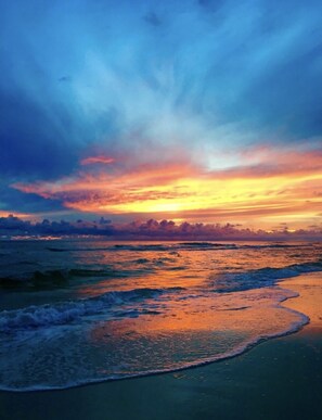 Beach - Bayfront 6 bedr 4 baths sleeps 13 porches  dock ocean 5 min walk (Port St Joe)