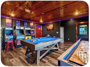 Games room - IN-CabinPool-Special-VIEWS-Very Clean-KING BEDS (Sevierville)