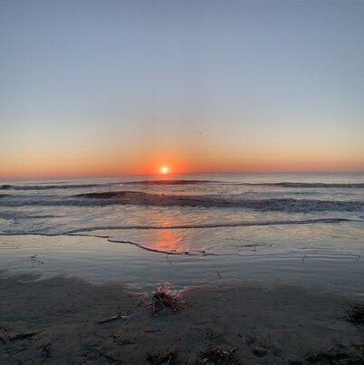 Ultimate East Beach Townhome - Steps to the Sand!