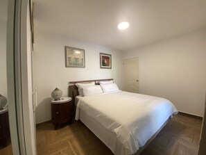 1 chambre, fer et planche à repasser, Wi-Fi, literie fournie