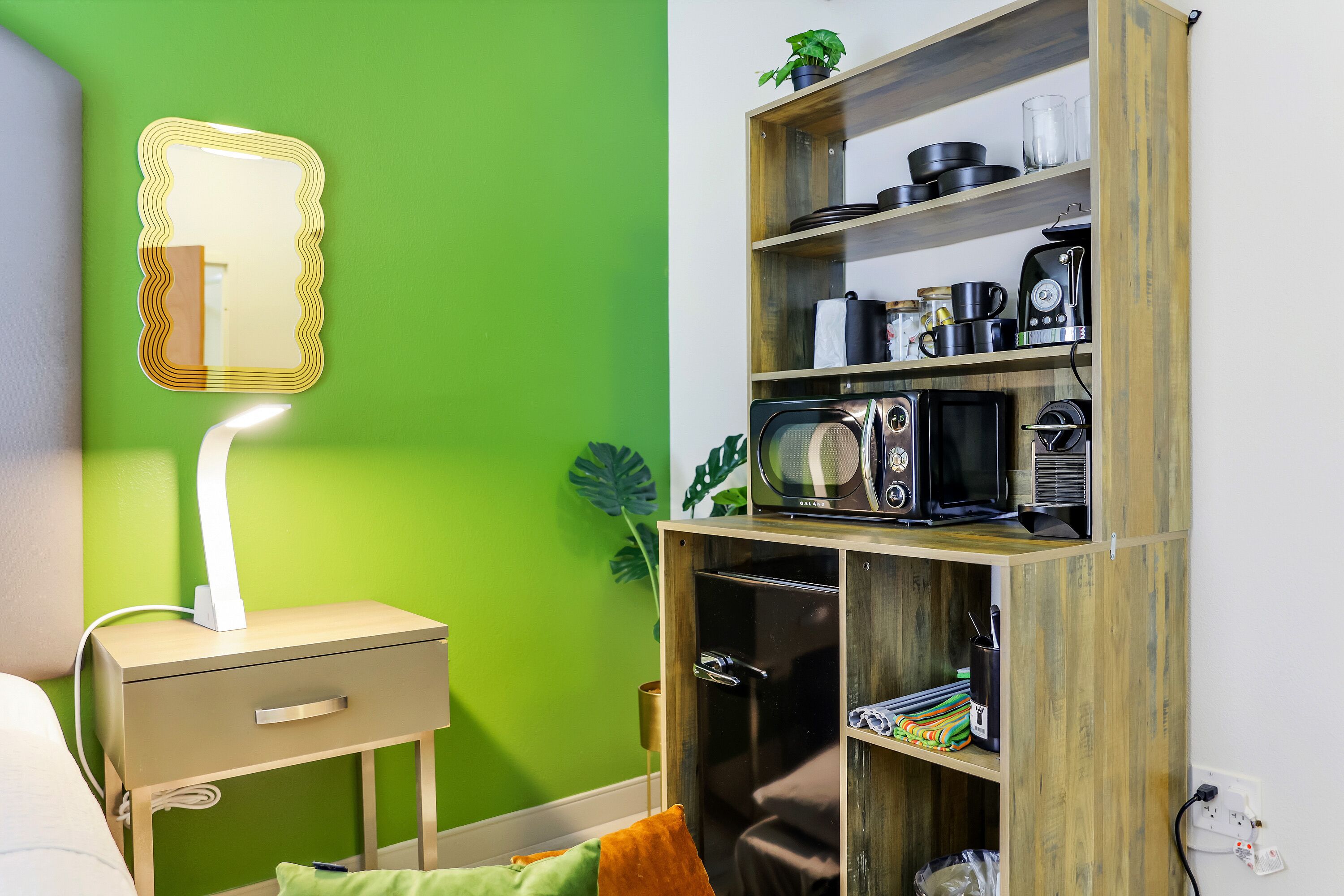 Quarto standard, várias camas, banheiro privativo (Self check-in) | Escrivaninha, espaço de trabalho para notebook, cortinas blackout