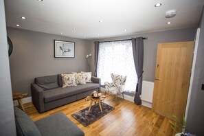 TV - Sunset holiday homes (London)