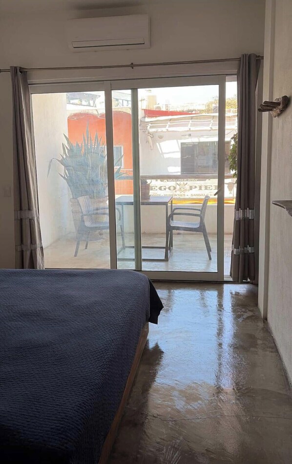 1 chambre, fer et planche à repasser, Wi-Fi, literie fournie