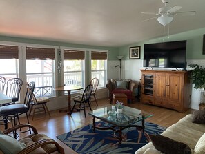 Smart TV, fireplace, DVD player, foosball - Fishing and Kayaking Paradise in Ozello Keys. Remote Florida with peaceful view (Crystal River)