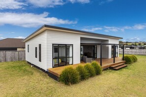 Exterior - Kukumoa At the Beach (Opotiki)