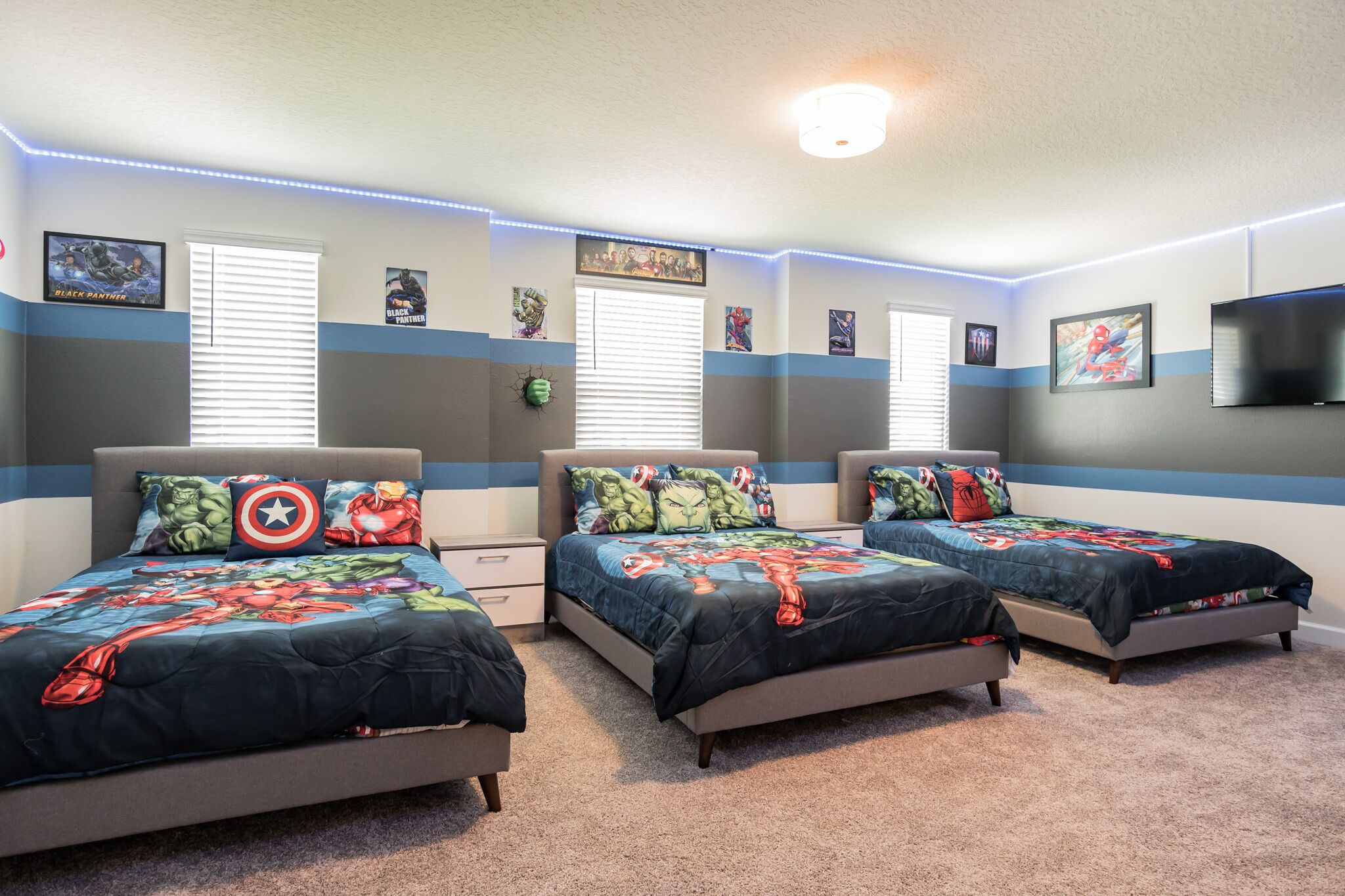 Luxury 9 bd/5 Bath with private Pool and Spa Home 140