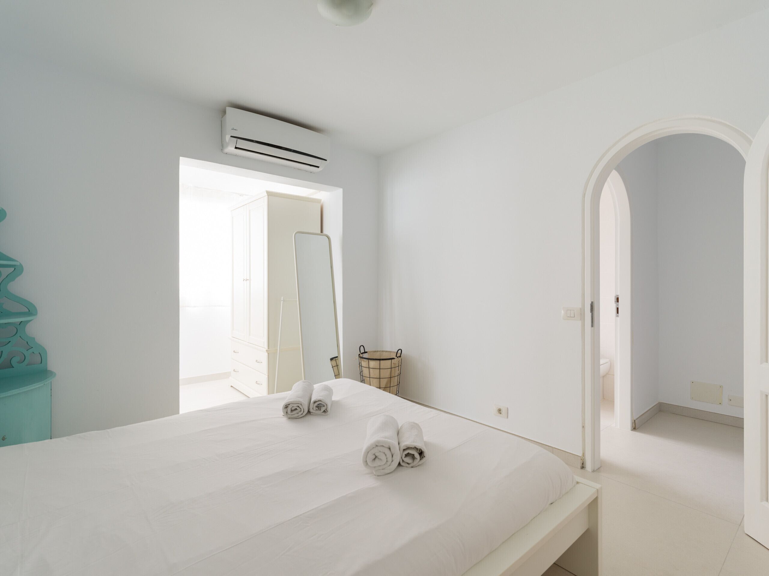 2 slaapkamers, een strijkplank/strijkijzer, gratis wifi, beddengoed