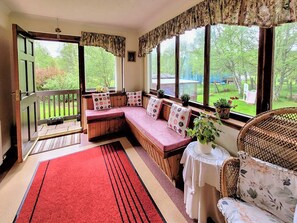 TV - 3 bedroom accommodation in Ardclach, near Nairn (Ardclach, near Nairn)