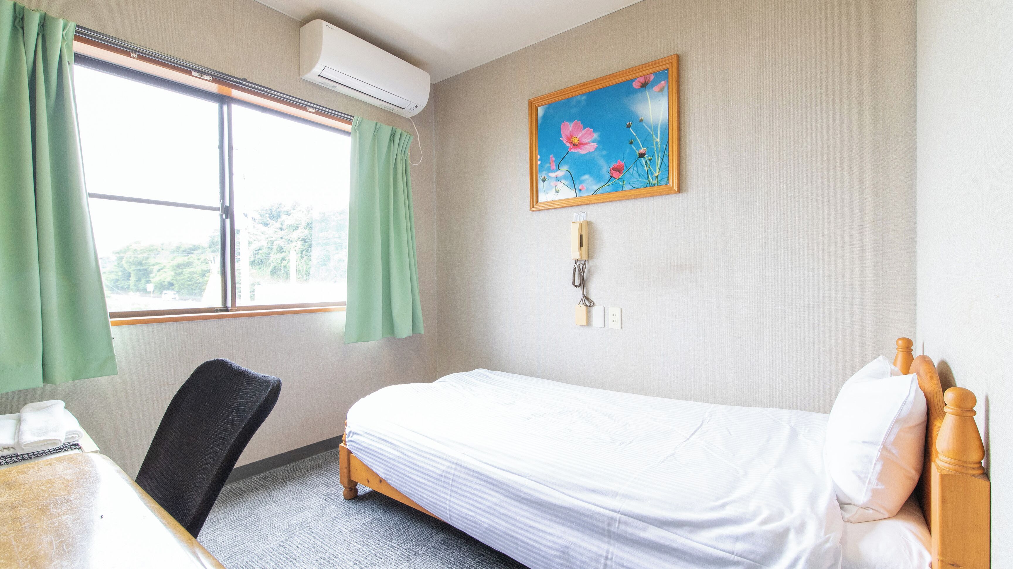 Desk, WiFi (free), bed sheets