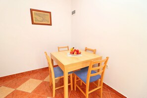 Dining - Apartments Marko Pelješac - One Bedroom Apartment with Balcony and Sea View (1) (Orebic)