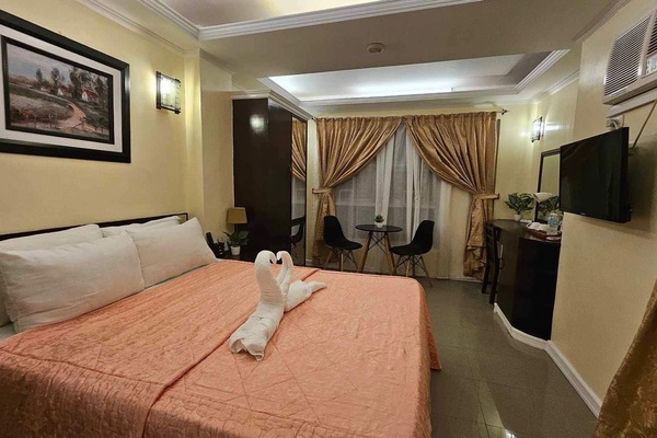 Superior-rum - 1 queensize-säng - icke-rökare - havsutsikt | Skrivbord, gratis wi-fi och sängkläder