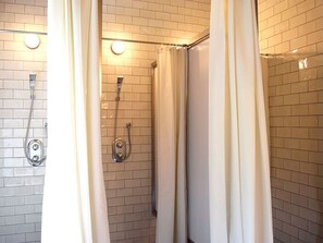 Articles de toilette gratuits, sèche-cheveux