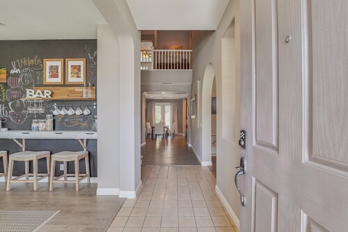 1000Mbps Súper Fast WiFi ✯ Large Group ✯ King Bed ✯ 4K Tvs