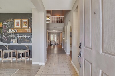 1000Mbps Súper Fast WiFi ✯ Large Group ✯ King Bed ✯ 4K Tvs