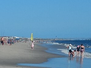 Beach nearby, sun-loungers, beach towels