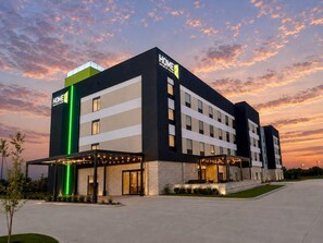 Exterior - Home2 Suites by Hilton Wichita Northeast (Wichita)