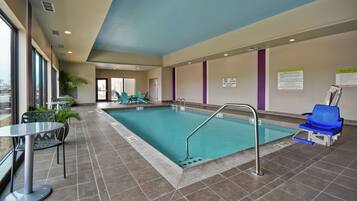 Indoor pool, sun loungers