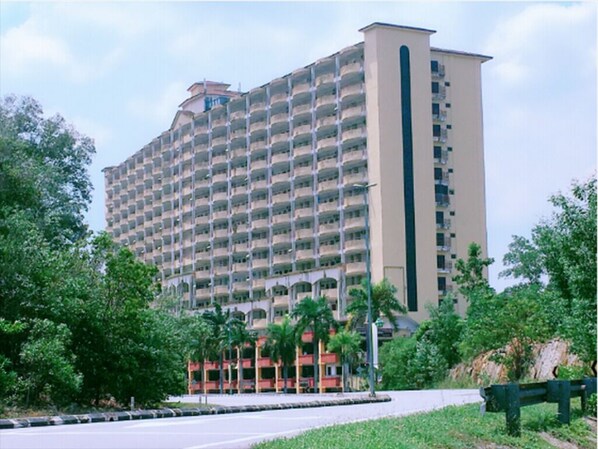 Vista frontal de la propiedad