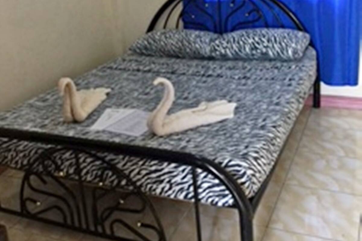Room 5, Private Bathroom | WiFi (free), bed sheets