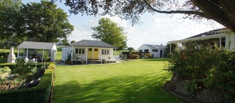 Karapiro Country Cottages - 3 in a country garden bordering a native reserve