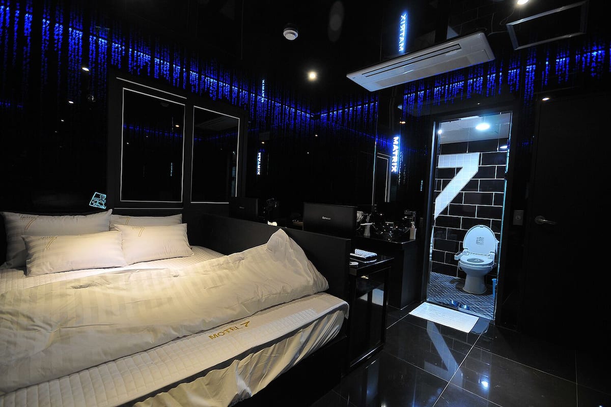 Room (Matrix) | Soundproofing, WiFi (free)