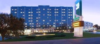 ☆KING BED☆ Family Friendly - Walk to Zoo & Waterpark; Near Downtown & Midtown