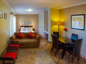 Interior - Double Bed and Sleeper Couch, Luxury Room, business travel, near Port Elizabeth (Port Elizabeth)