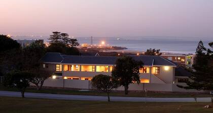 Luxury Room, double Bed and Sleeper Couch max 4 guests, near Port Elizabeth