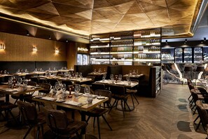 Restaurant - Crowne Plaza Sydney Burwood by IHG (Burwood)