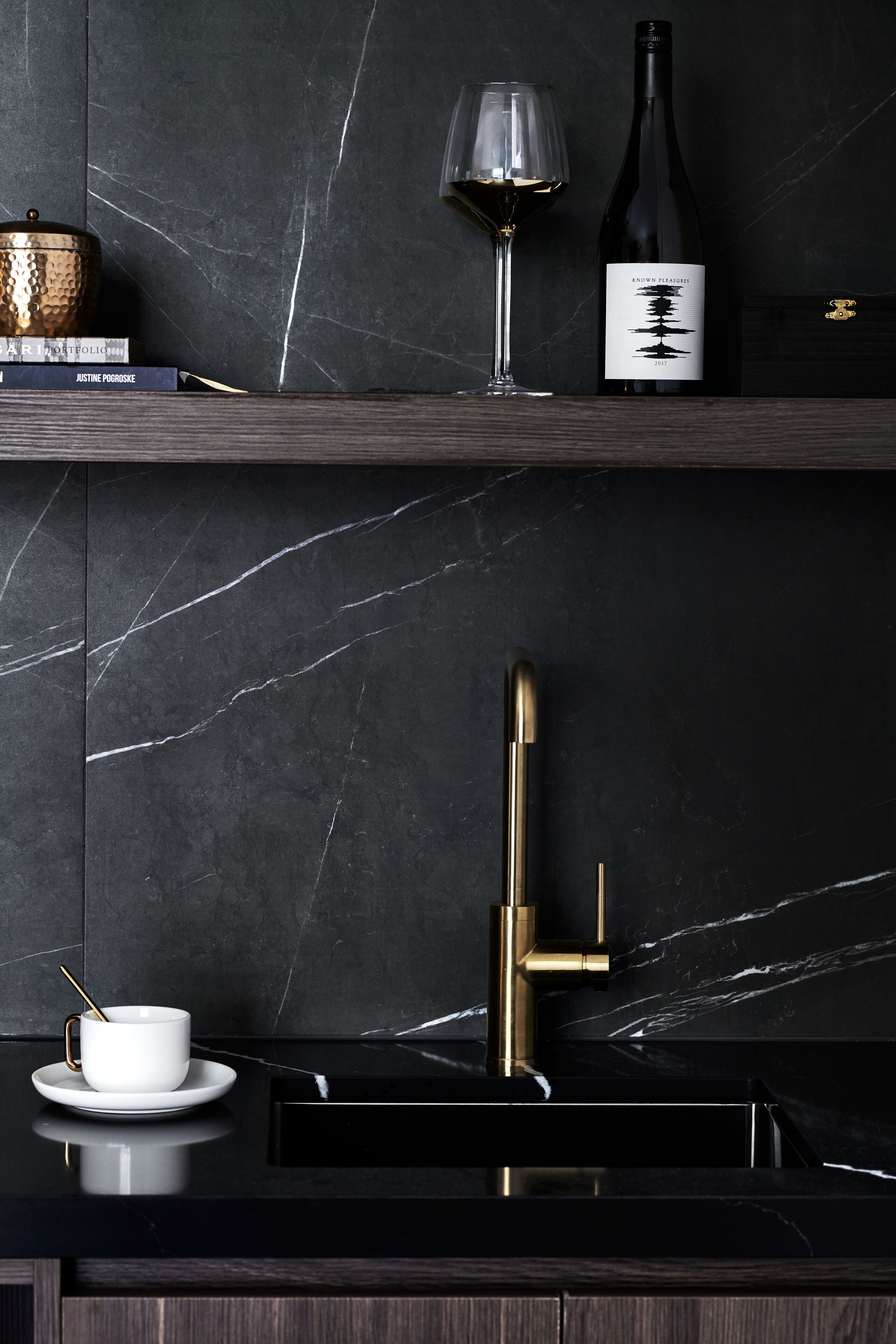 coffee/tea maker, electric kettle, high chair